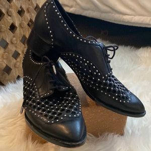 Dolce Vita. Stuffed Oxford lace up shoes .